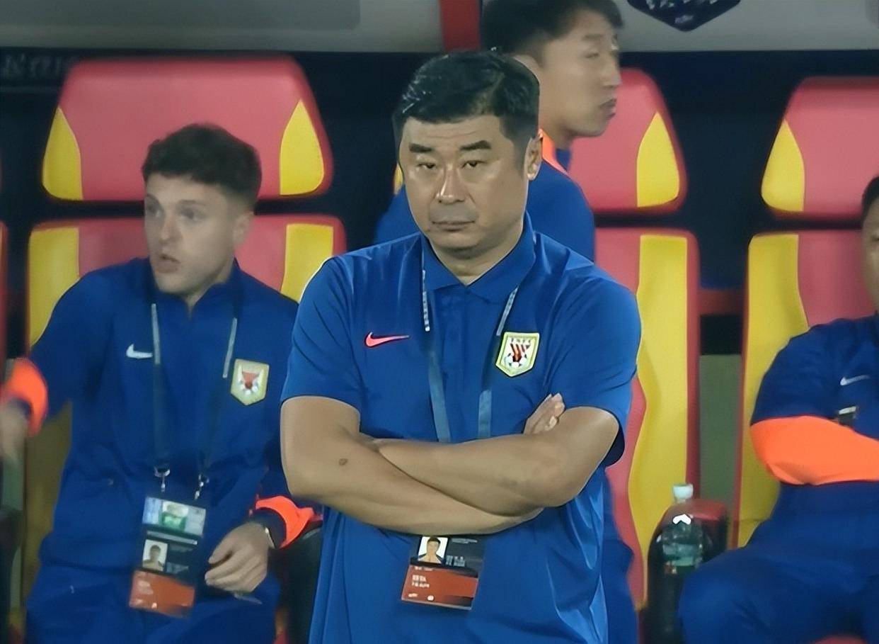 包含中超冲刺阶段再迎强敌；北京首钢外线爆发；主帅态度：话题不断；团队化学反应显著的词条