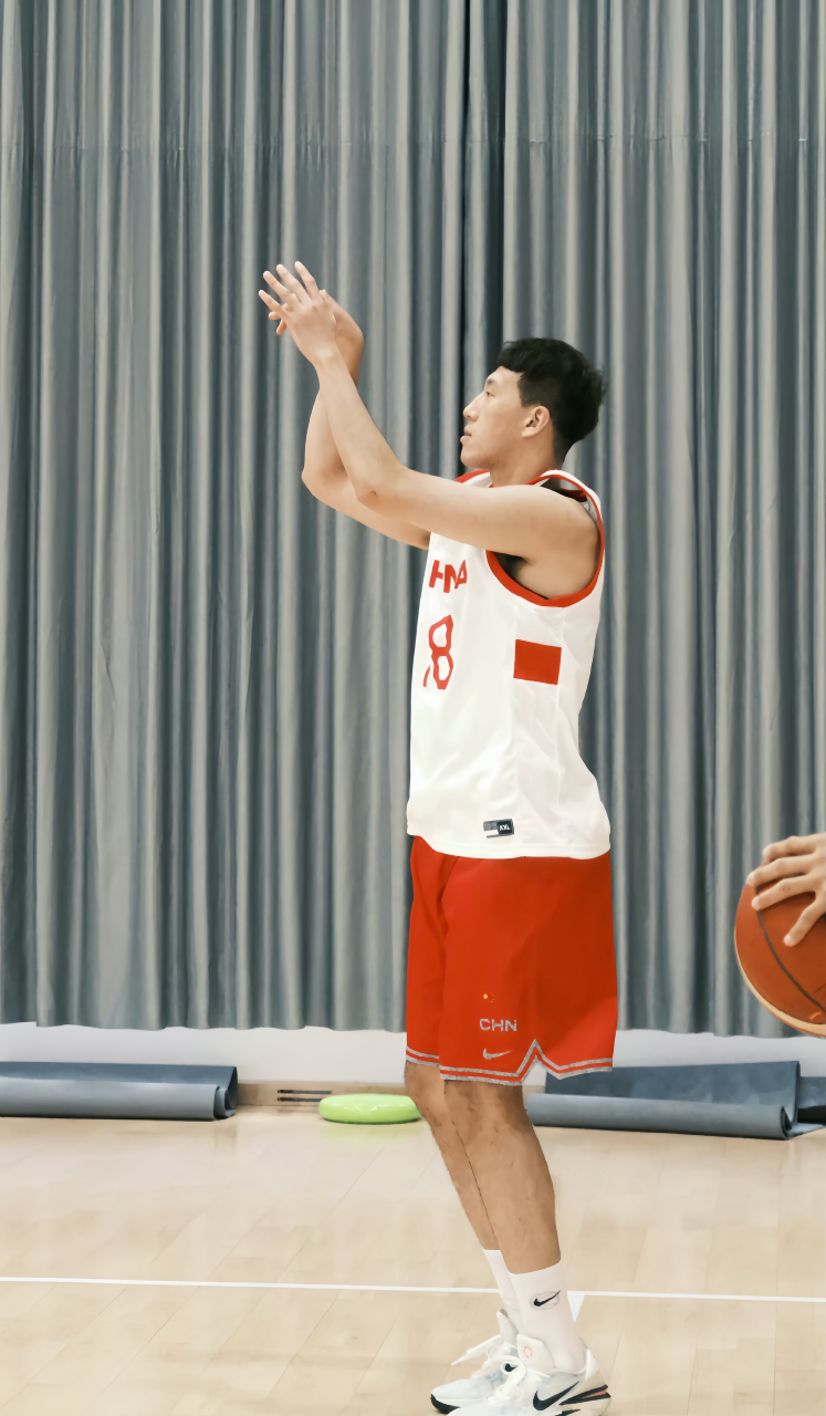 包含深圳男篮训练开放日，今夜门线救险引欢呼，葡超在即，团队化学反应显著的词条-爱游戏娱乐