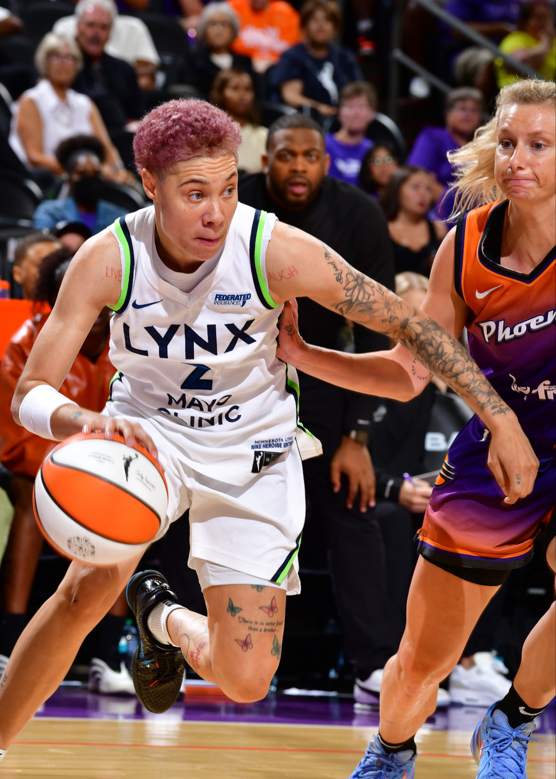 明尼苏达森林狼训练开放日，集结日手感冰凉引欢呼，NBA总决赛在即，资深球员宣示担当的简单介绍